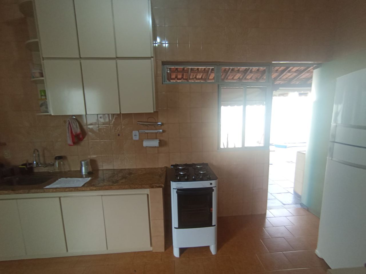 Casa para alugar com 4 quartos, 200m² - Foto 15