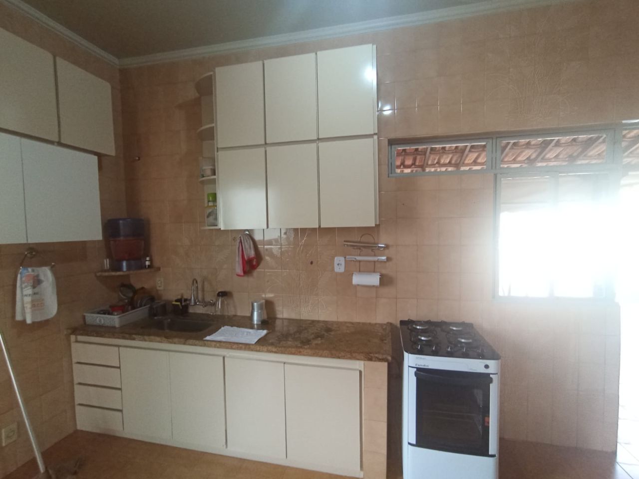 Casa para alugar com 4 quartos, 200m² - Foto 16