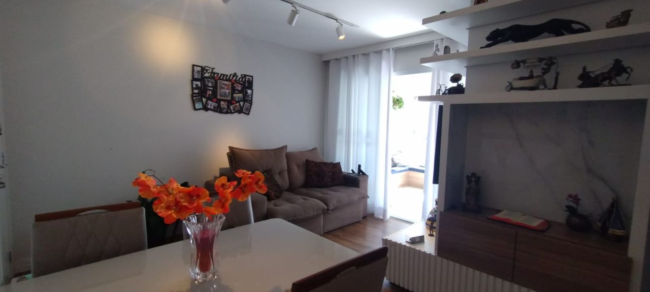 Apartamento à venda com 3 quartos, 81m² - Foto 1