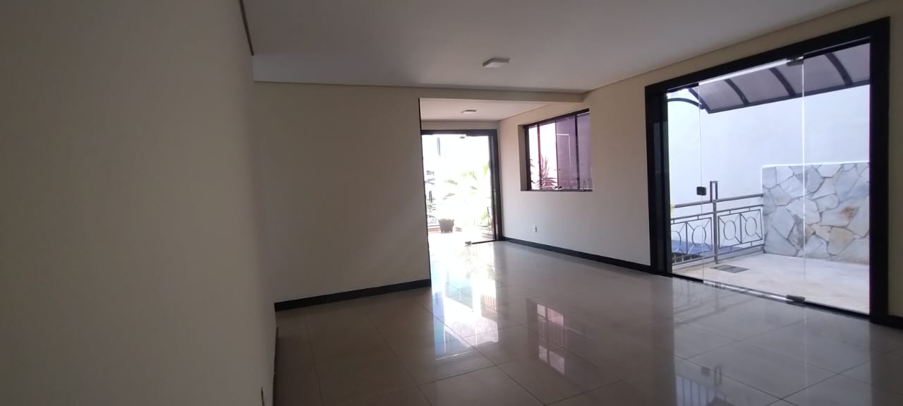 Casa à venda com 5 quartos, 374m² - Foto 7