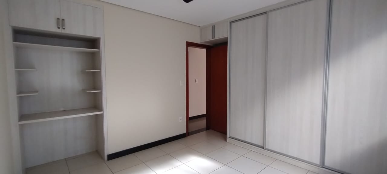 Casa à venda com 5 quartos, 374m² - Foto 8