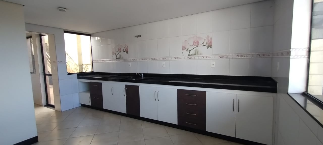 Casa à venda com 5 quartos, 374m² - Foto 11