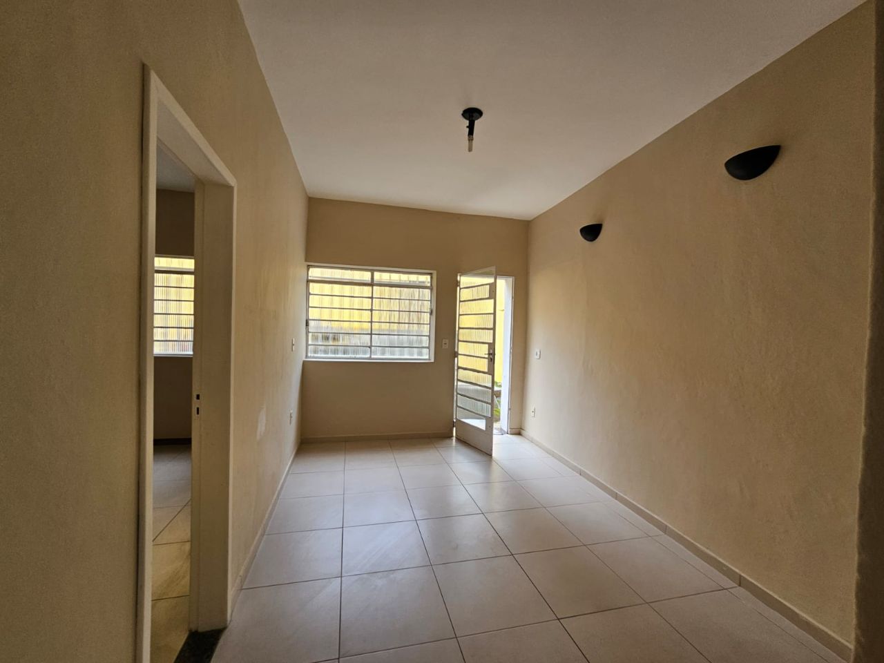 Casa para alugar com 3 quartos, 90m² - Foto 3