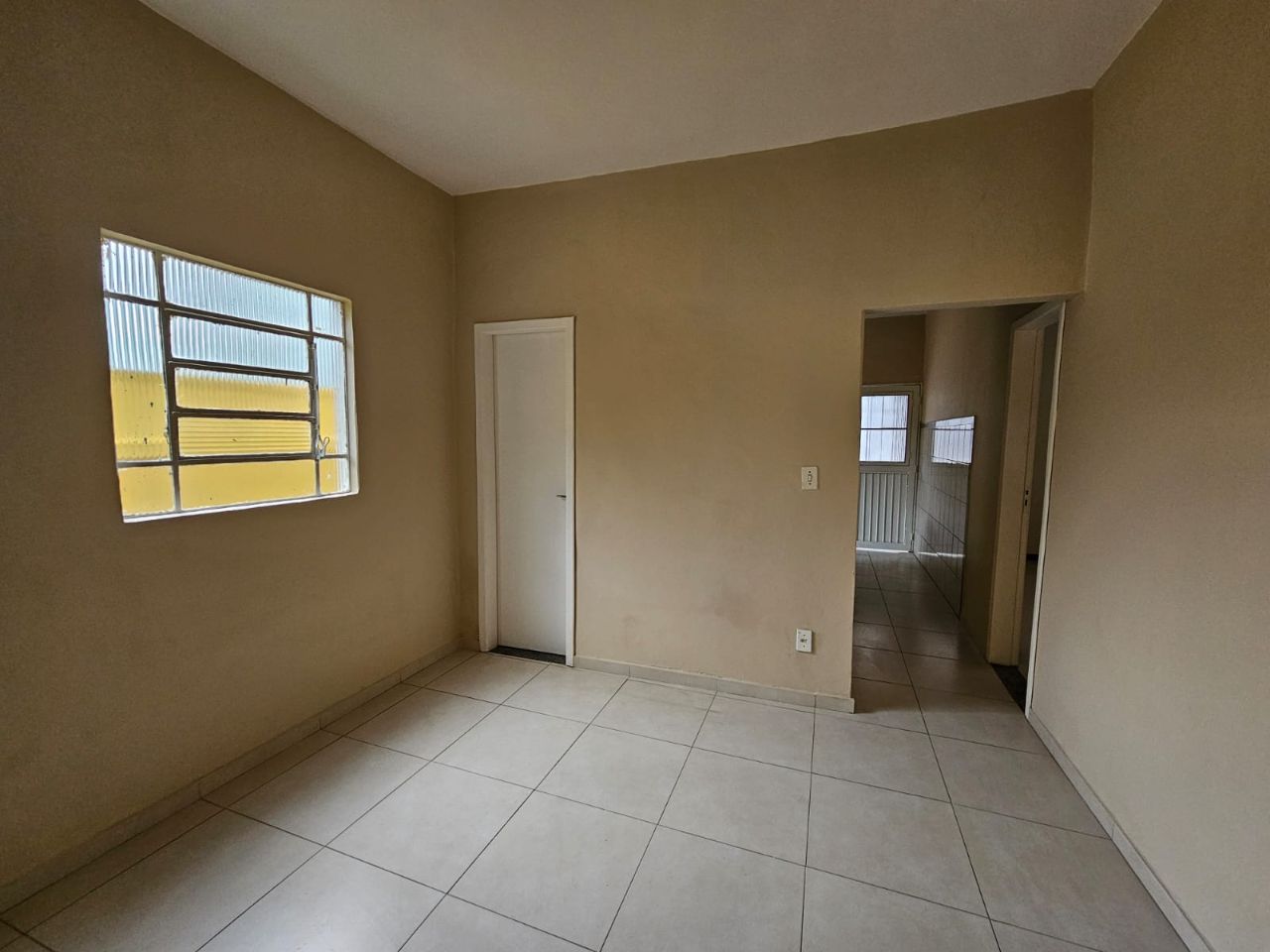 Casa para alugar com 3 quartos, 90m² - Foto 4