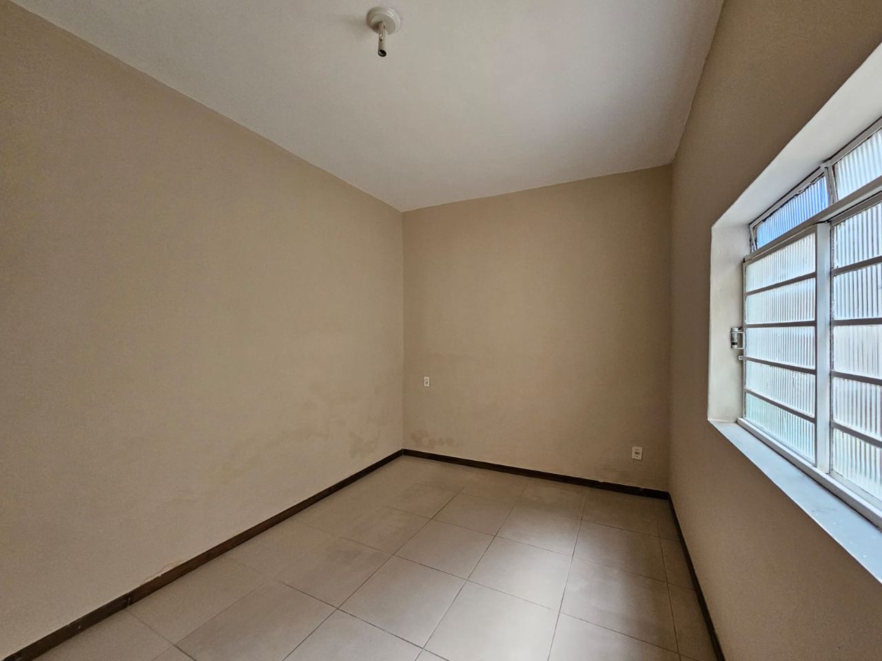 Casa para alugar com 3 quartos, 90m² - Foto 8