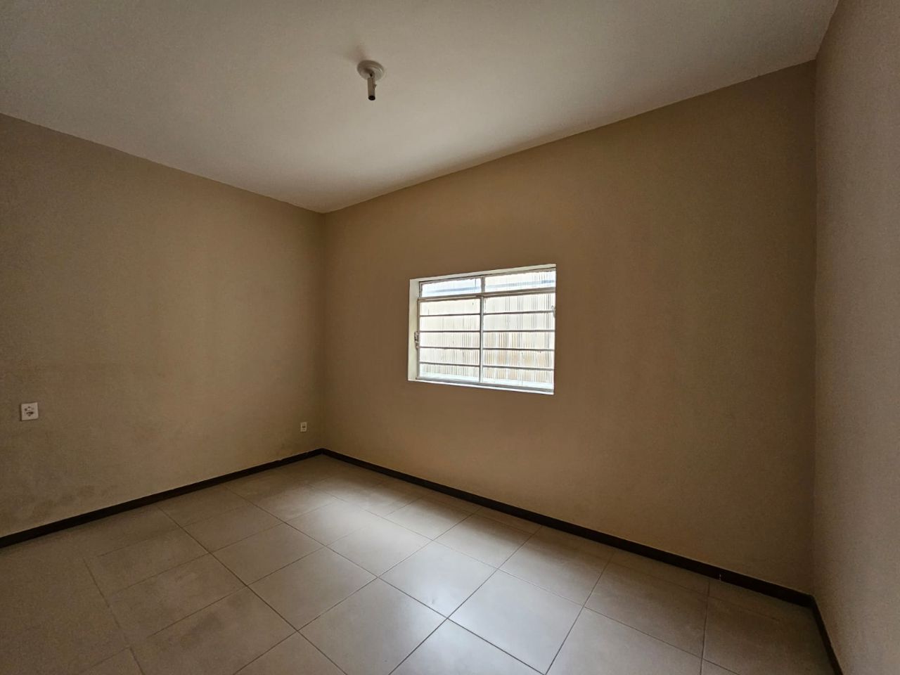 Casa para alugar com 3 quartos, 90m² - Foto 10