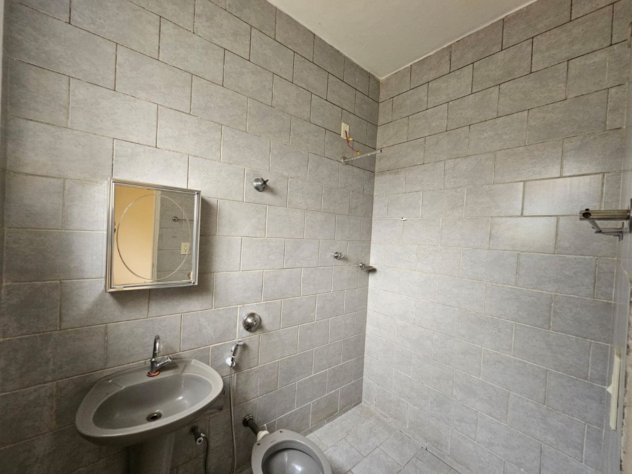 Casa para alugar com 3 quartos, 90m² - Foto 11
