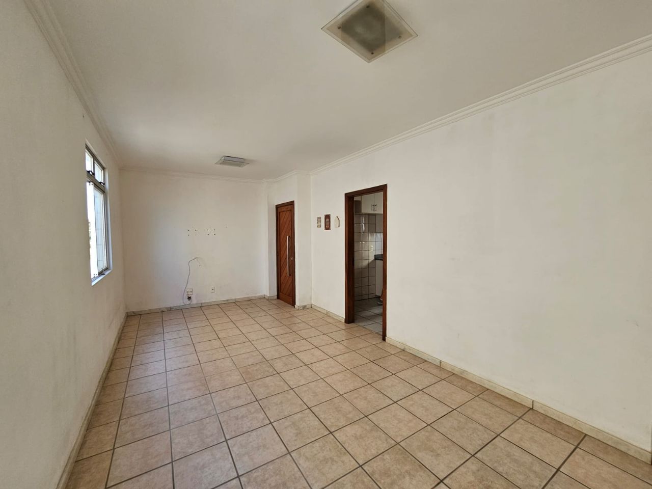 Apartamento para alugar com 3 quartos, 90m² - Foto 2