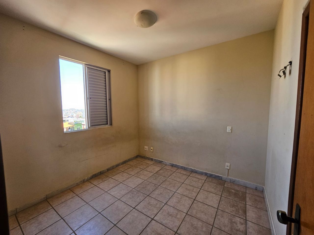 Apartamento para alugar com 3 quartos, 90m² - Foto 12