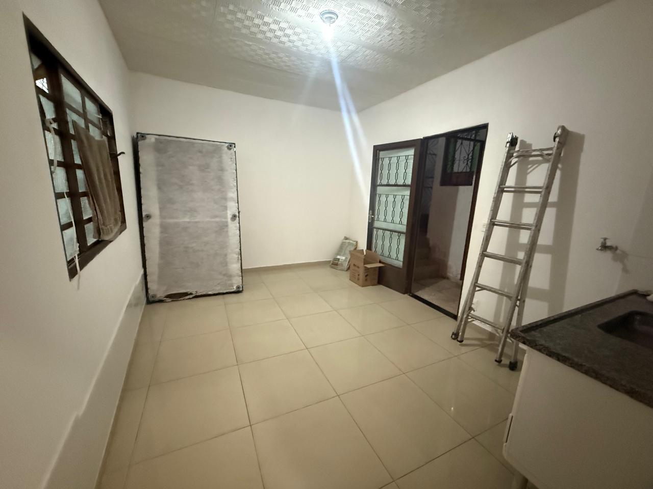 Casa para alugar com 1 quarto, 30m² - Foto 1