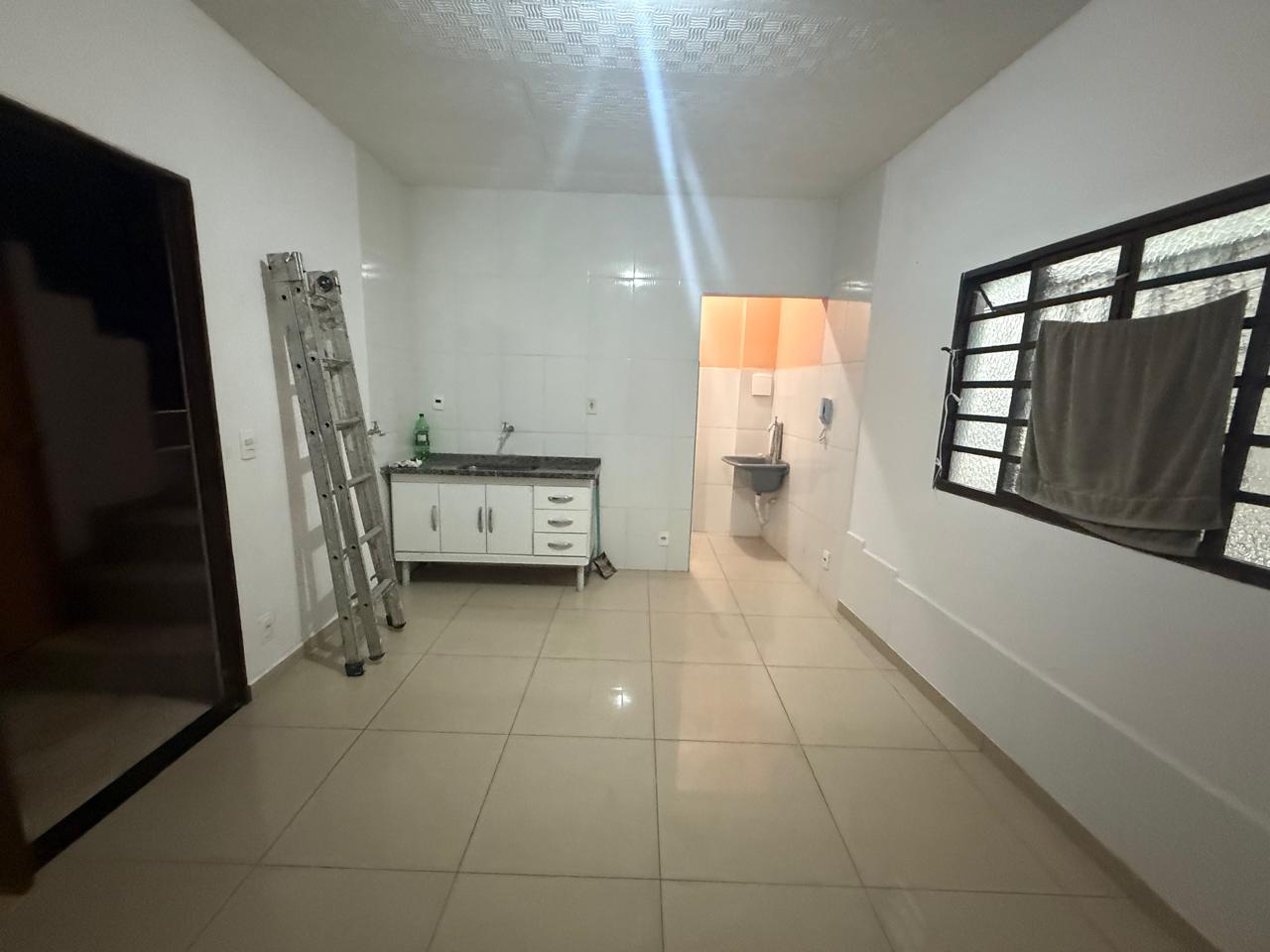 Casa para alugar com 1 quarto, 30m² - Foto 4