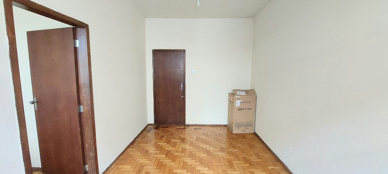 Apartamento à venda com 3 quartos, 95m² - Foto 2