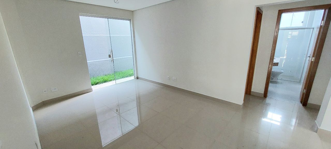 Apartamento à venda com 3 quartos, 116m² - Foto 1