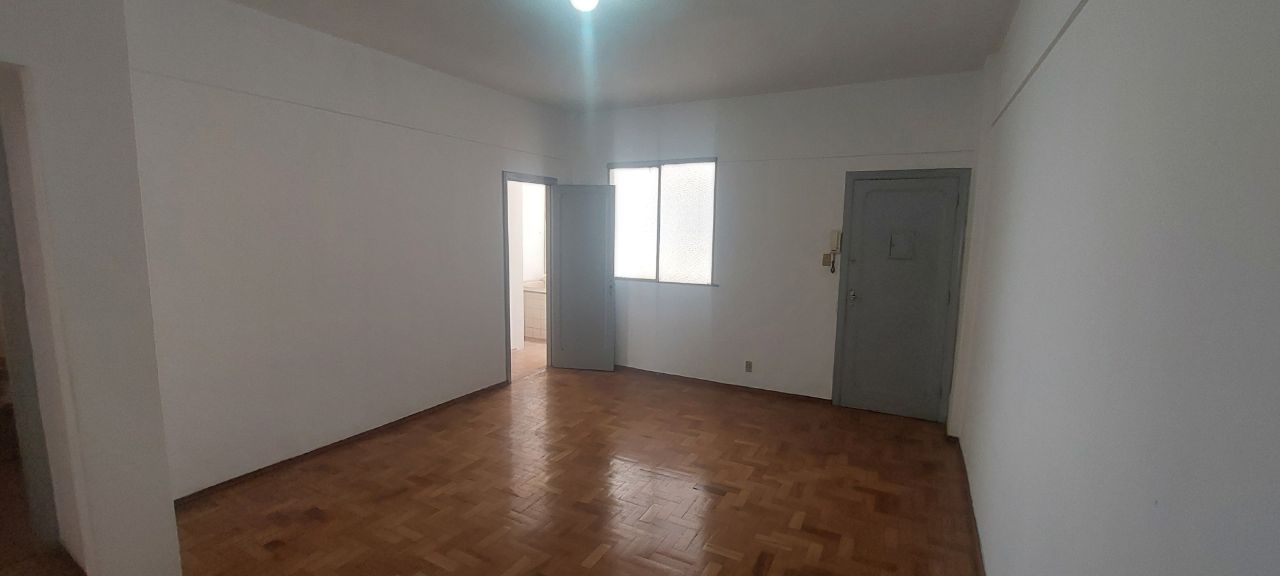 Apartamento para alugar com 3 quartos, 90m² - Foto 1