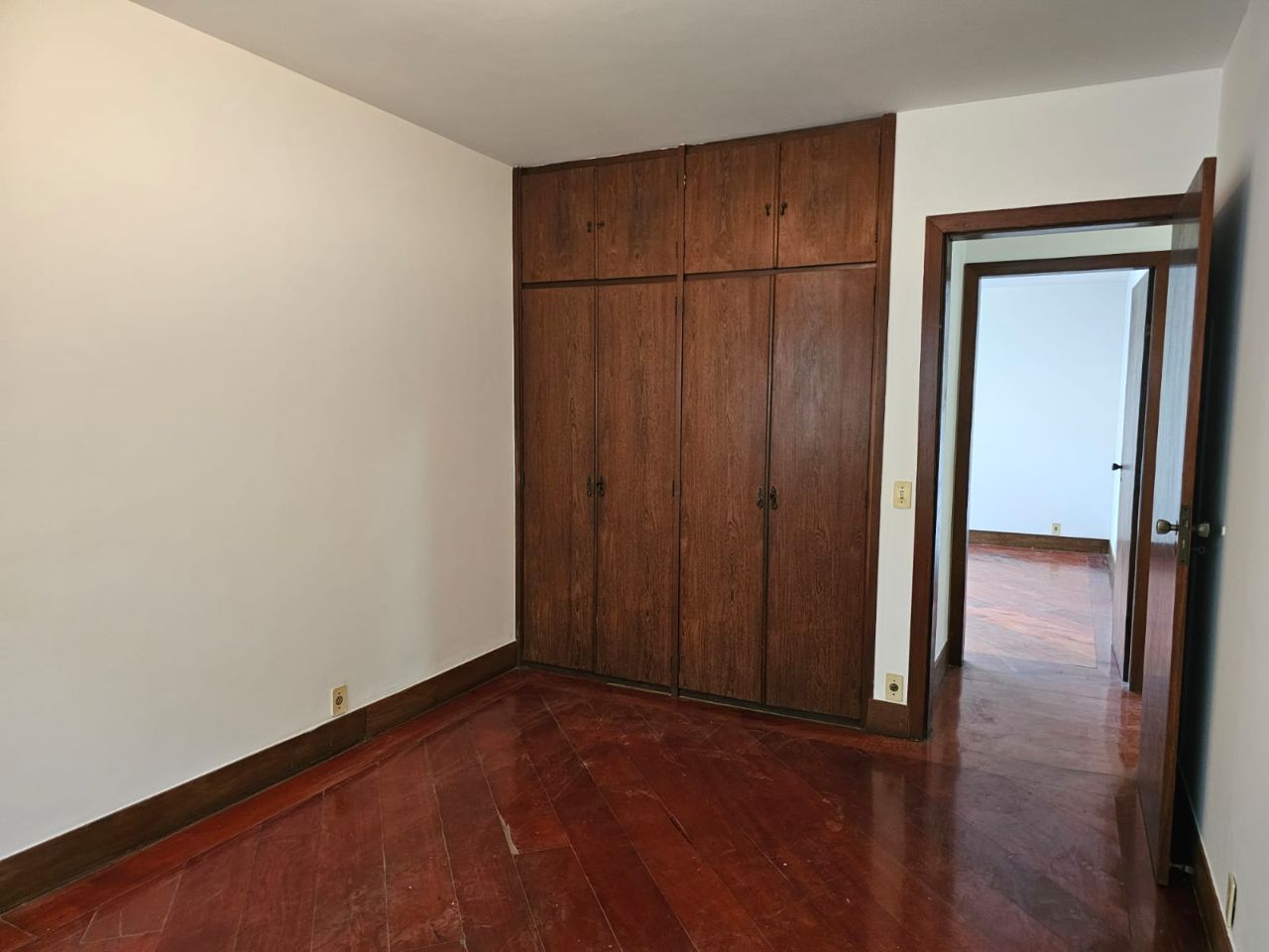 Apartamento à venda com 4 quartos, 200m² - Foto 10