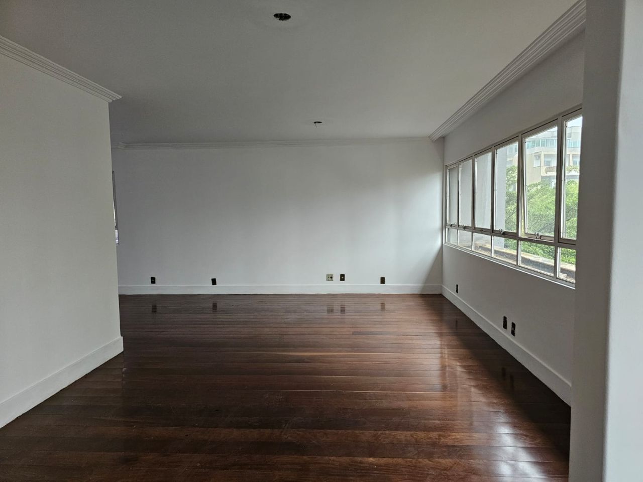 Apartamento à venda com 4 quartos, 200m² - Foto 4