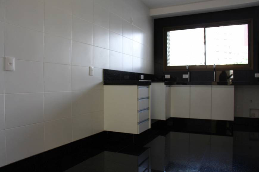 Apartamento à venda com 4 quartos, 161m² - Foto 14