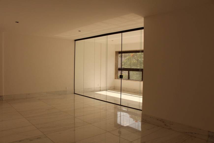 Apartamento à venda com 4 quartos, 159m² - Foto 1