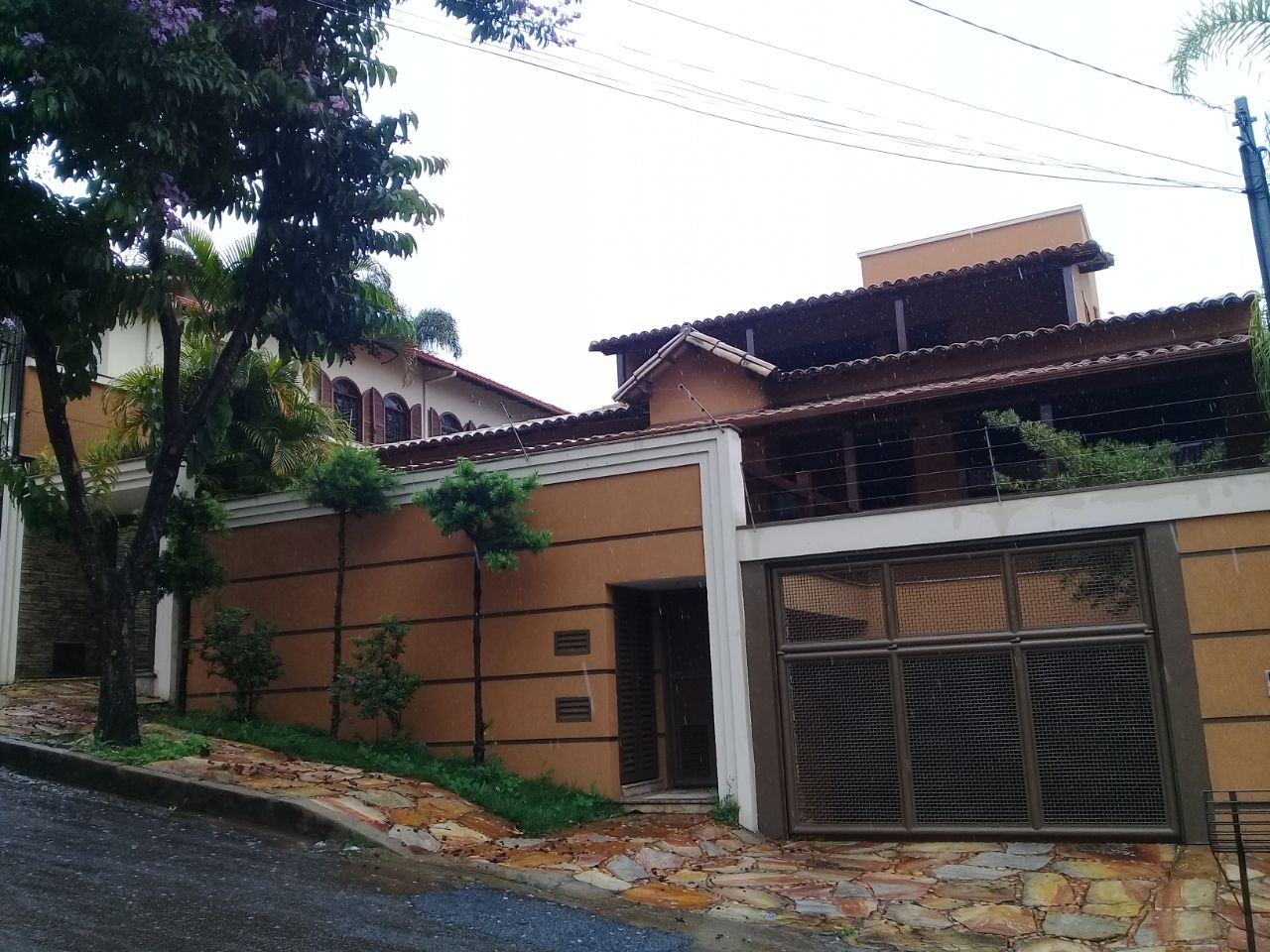 Casa à venda com 4 quartos, 466m² - Foto 1