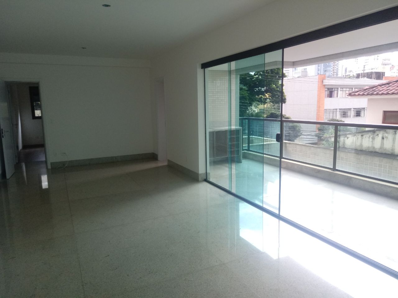 Apartamento à venda com 4 quartos, 150m² - Foto 4