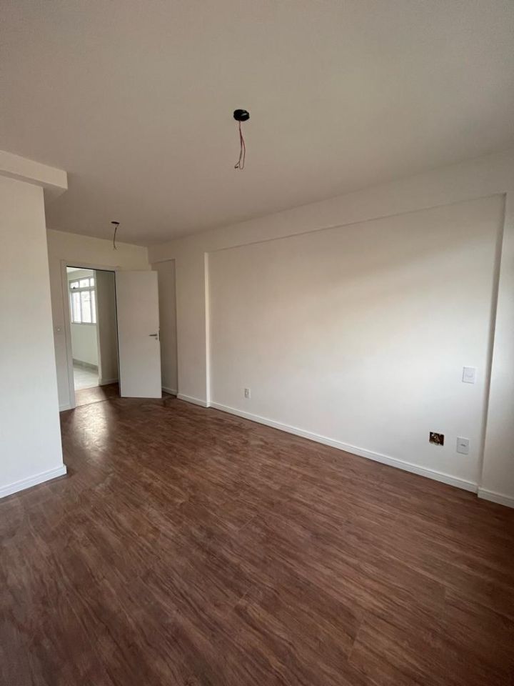 Apartamento à venda com 3 quartos, 156m² - Foto 9