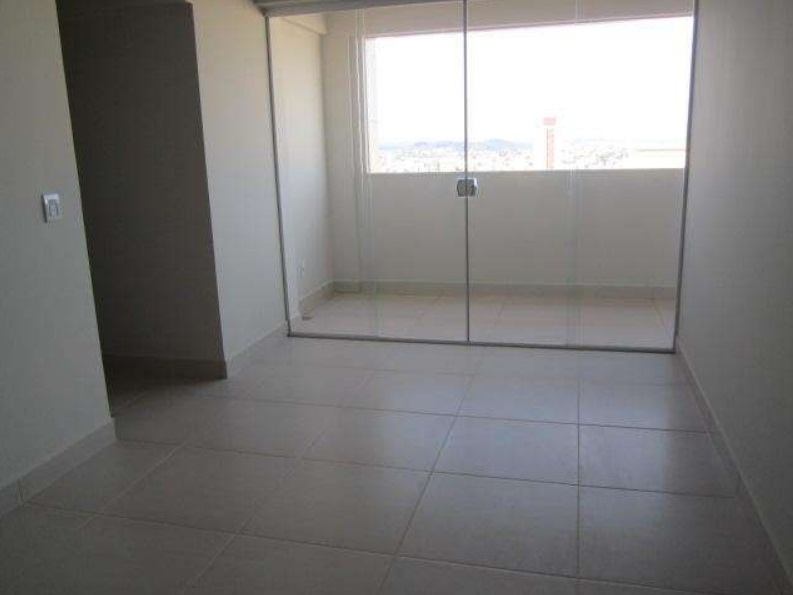 Apartamento à venda com 3 quartos, 73m² - Foto 2