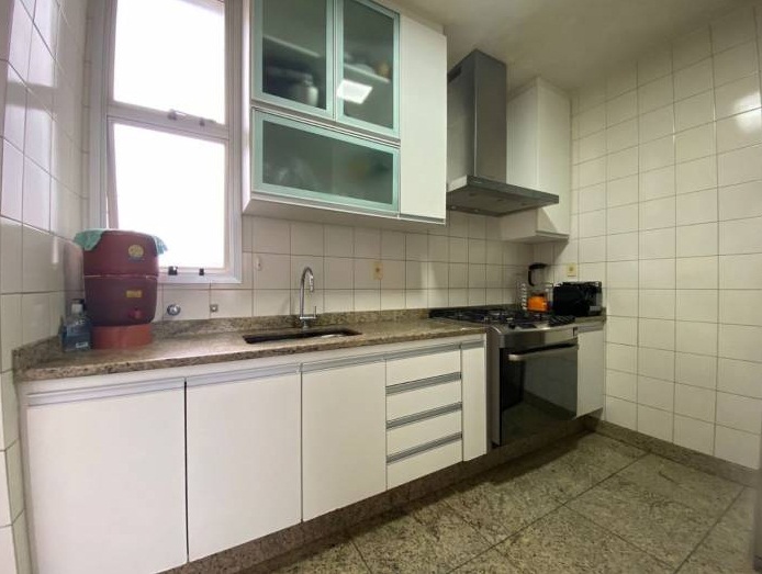 Apartamento à venda com 4 quartos, 190m² - Foto 11