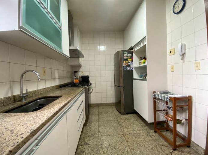 Apartamento à venda com 4 quartos, 190m² - Foto 10