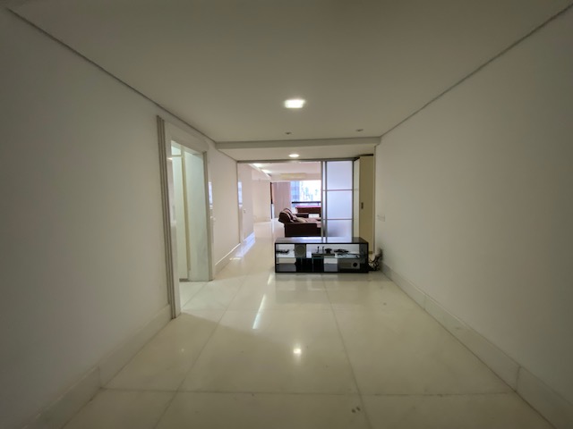 Apartamento à venda com 4 quartos, 450m² - Foto 4