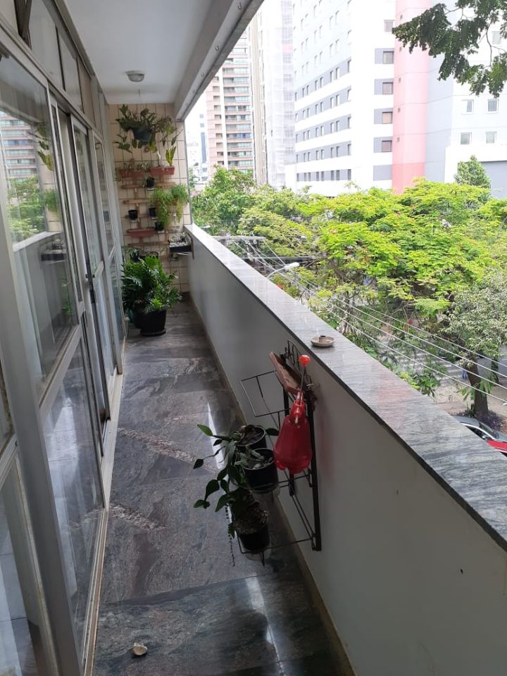 Apartamento à venda com 4 quartos, 300m² - Foto 3