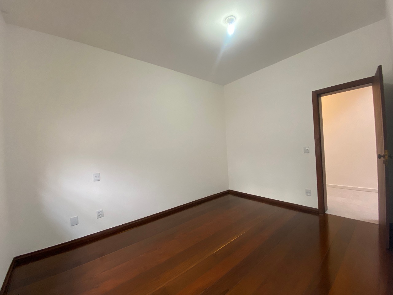 Loja-Salão para alugar com 3 quartos, 210m² - Foto 4